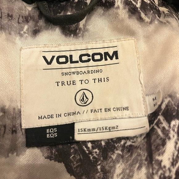 Volcom Snowboarding/Ski Jacket - Picture 2 of 4